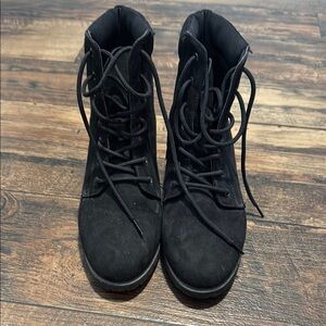 Black Women's Lace-Up Boots